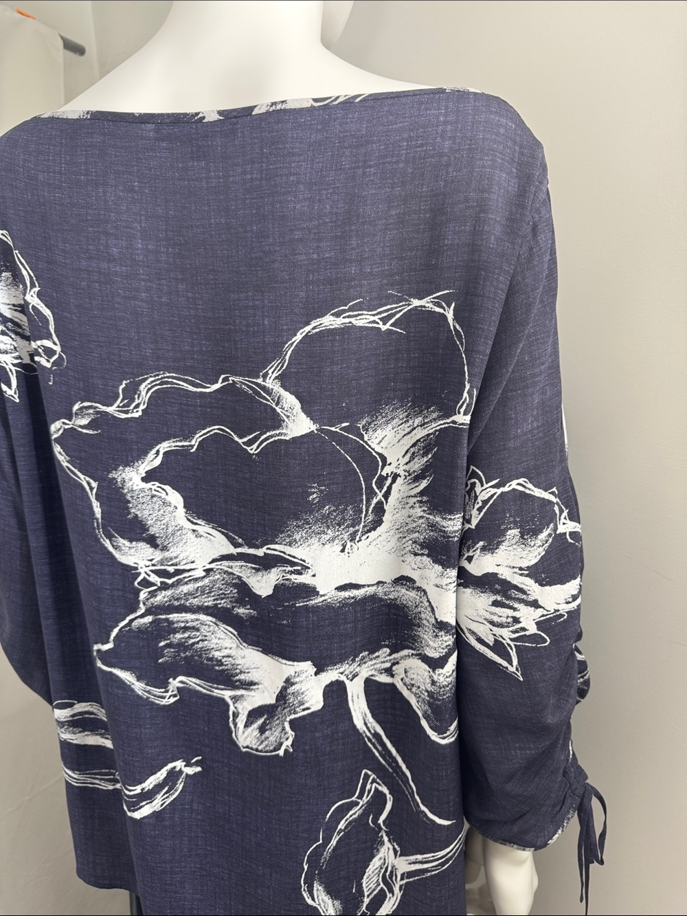 Lafayette 148 New York Georgina Silk Floral Blouse Large - Picture 11 of 11